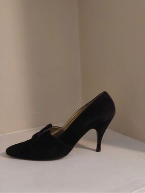 Bruno Magli Black Suede Bow Kitten Heel Pumps